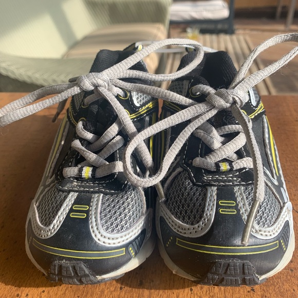 🌈BOGO 50% off🌈 Starter Little Kids Sneakers, Size 7, NWOT! Perfect Condition! - Picture 1 of 13